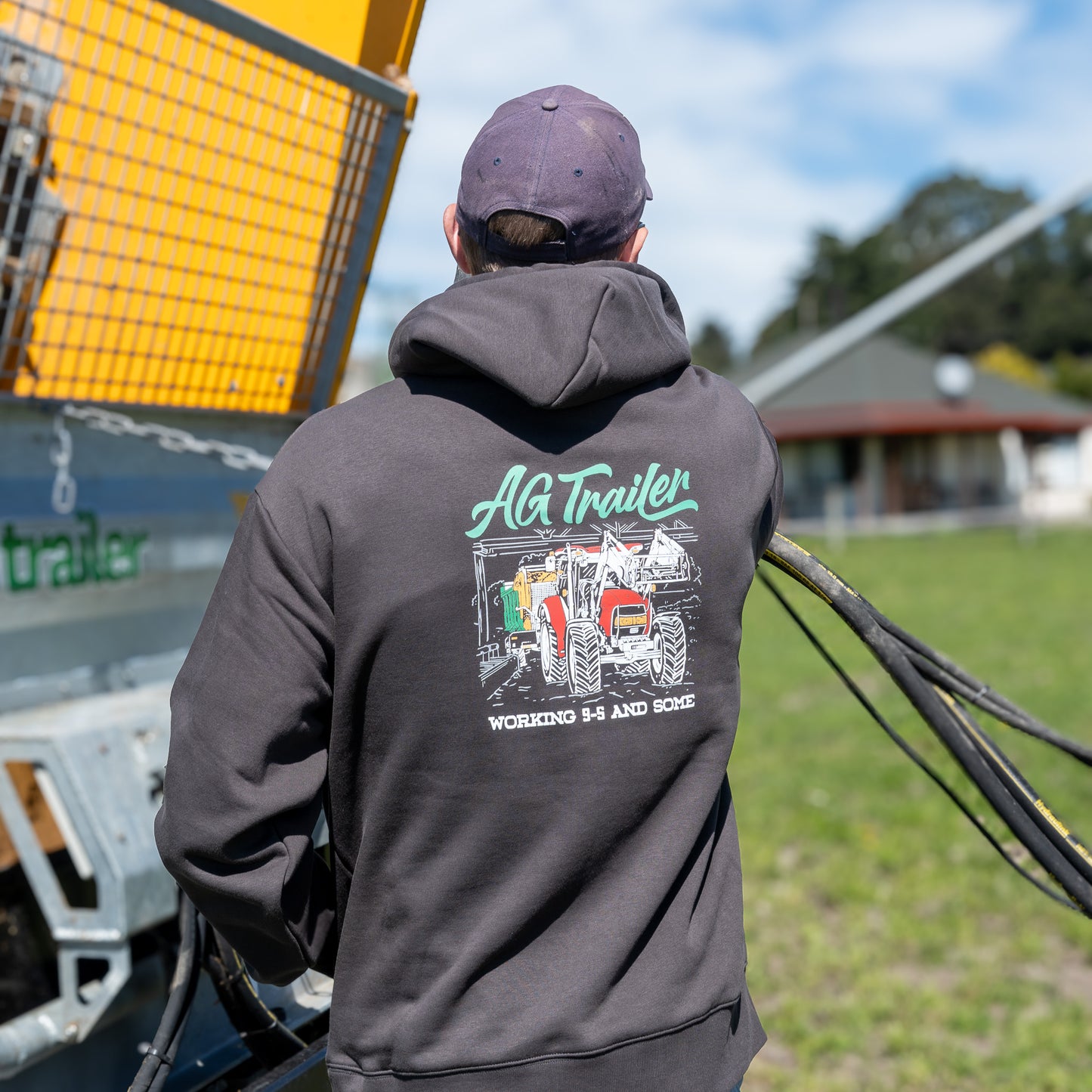 MEN'S FIT - Heavy Hoodie  (Working 9-5)